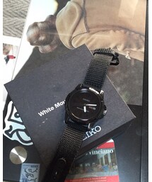 SEIKO | SEIKO×White Mountaineeringの限定腕時計。White Mountaineeringが好きでシリアルナンバー入りなので即決で買いました。ベルトもタフで防水にもなっているので雨の日も気にせず毎日着けてます。シンプルなブラックがお気に入りです😊(アナログ腕時計)
