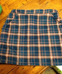 UNIQLO | 裏起毛仕様。何気にタイトなデザイン。(スカート)