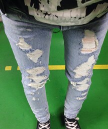 刷破牛仔褲(デニムパンツ)