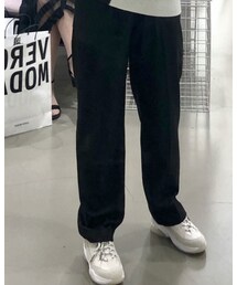 initial | スニーカー