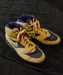 NIKE | カラーリングが絶妙です。(スニーカー)