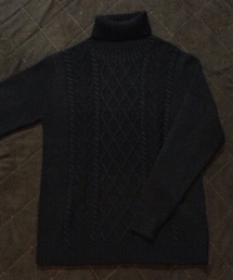 GU | 黒のタートルネック(ニット/セーター)