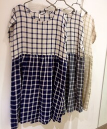 Sanjuan:
綿麻先染めチェックフレンチワンピース

¥3790(税込)(ワンピース)