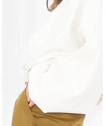 Per sist ence | Per sist enceからUSコットンを使用したモックネックが登場。 ウエストの絞りのないゆったりとしたトレンドのシルエットデザイン。 秋口の一枚着から冬はジャケットやコートにも合わせられるアイテムです。 (スウェット)