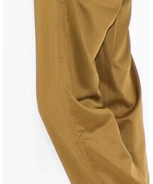 Per sist ence | Per sist enceから程よいリラックス感が大人カジュアルなルーズパンツ登場! タック入りなのでキレイめからカジュアルなコーディネートにも使えるスタンダードアイテムです。 ロング丈のトップスなどとのレイヤードスタイルがおすすめ! サラッとした素材でボディラインを拾わないので、ボディーラインを気にせずコーディネートを楽しんで頂けます。(その他パンツ)