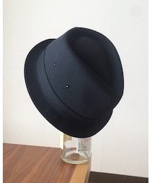 NEVER TRUST | ハット