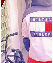 TOMMY | トップス