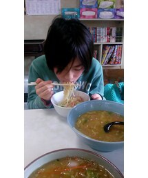 最近やっと一人でラーメン１杯食べれるようになったぁ🙌 | その他