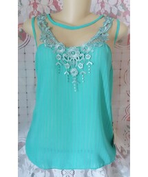 blusa de cetim costumizada(デニムスカート)