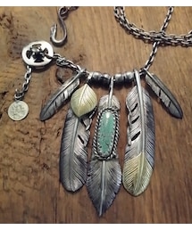 TADY & KING | 中央のフェザーのターコイズやメディスンホイールのブラックスターサファイアは自分で付けました。22Kのインディアンコインもオリジナルで、小さいフェザーはゴローズです。(ネックレス)
