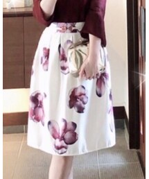 CEDNIE | なんの花なのかな〜😙？色々調べたけどわからなかった(スカート)