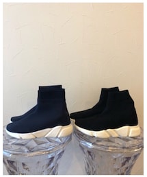 messi | 左が紺色・右が黒、どちらかを使用(スニーカー)