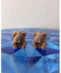 🐻イヤリング | 左のコの方が可愛い気がする…(イヤリング)