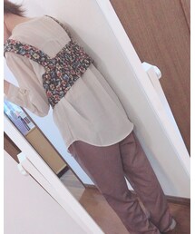 ▹▸back | トップス