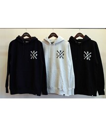 P01 | P/O HOODED " CROSS "(パーカー)