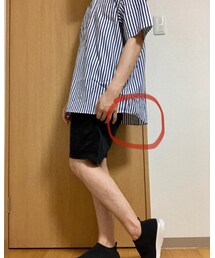 UNIQLO | XLサイズで着用。オーバーサイズを着た時に、トップスのこの空いてる感が大好きなんだけど、分かる人いない？(シャツ/ブラウス)