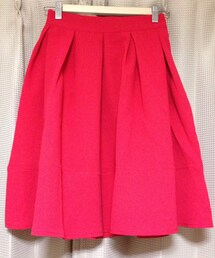 真っ赤な膝丈スカート(スカート)