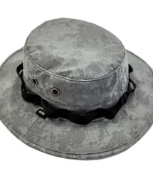 raised by wolves | ハット