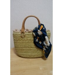 IORI | かごバッグ:IORI
スカーフは母からの貰い物(かごバッグ)