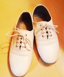 白のフラットシューズ♪
合わせやすいから好きです♪(その他シューズ)