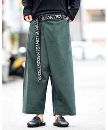 Edwina Horl | スラックス