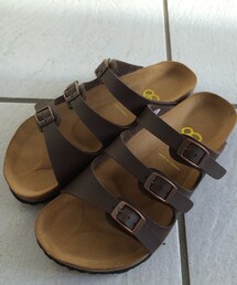 近所のスーパーの | サンダル(サンダル)