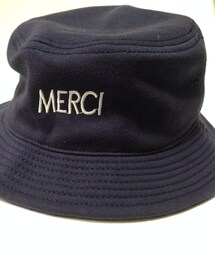 tk.TAKEO KIKUCHI | きゅーとなハット。
この秋はかぶりまくろうお思います。
よーくみると深ネイビー。
どんな格好でもフィットしそうですね☺︎(ハット)