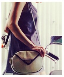 Yves Saint Laurent | コンパクトやけどキッチリ入る使えるやつ♡(ショルダーバッグ)