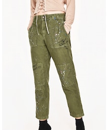 ZARA | パッチ付きプリントパンツ(カーゴパンツ)