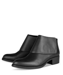 CHARLES & KEITH | ブーティ