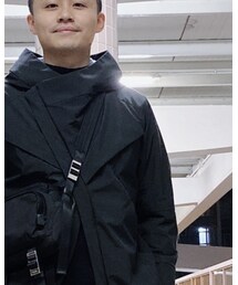 initial | マウンテンパーカー