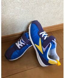 瞬足 | スニーカー