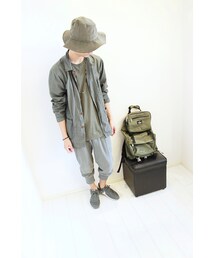 下向き。 | バックパックが気になるカーキマン。(その他)