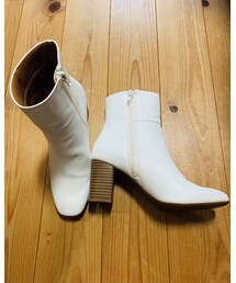 GU | 2020/02  GU  スクウェアトゥヒールブーツ　オフホワイト　セール価格1490円＋税(ブーツ)