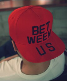 Between us | Under row(キャップ)