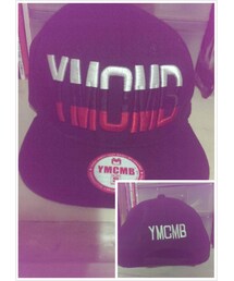 YMCMB SNAPBACK(キャップ)