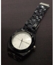 NIXON | タイムテラーアセテートの廃盤です。めちゃ軽くて付けてる感覚が一応ありますが軽いです。(アナログ腕時計)