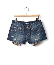 抽鬚閃耀感修身牛仔短褲(デニムパンツ)