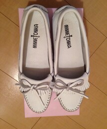 Minnetonka | ドライビングシューズ(その他シューズ)