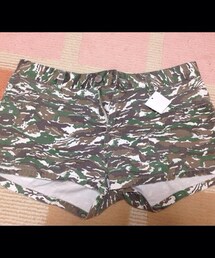 LOVE RABBY | 迷彩ショートパンツ(その他パンツ)