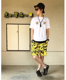 シャツを脱ぐと… | その他