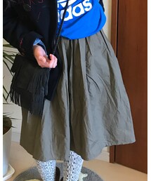 a.v.v | アイロンかけずに着せちゃったっっ(〃ω〃)(スカート)