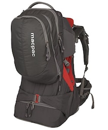 macpac | 分離可能な10Lのデイパックが付属しているマックパックのチャイルドキャリアのハイエンドモデルです。お子様と一緒にアウトドアを楽しみたいという人にとって、チャイルドキャリアという選択肢は遊びの幅を大きく広げてくれるアイテムであることは間違いありません。高所登山で培ってきたノウハウを随所に引き継ぎ、安心してお子様を乗せられる背負い心地に加え、2人分の荷物も持ち運べる収納スペースもしっかりと確保。(バックパック/リュック)