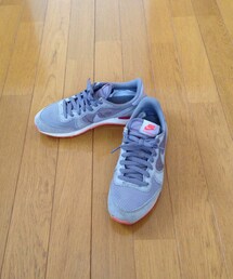 NIKE | グレースニーカー(スニーカー)