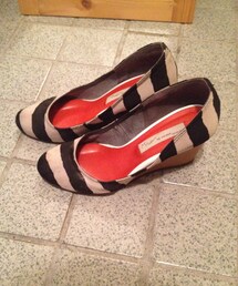 ボーダー柄パンプス

どんなコーデにも合うから助かる☆


ショップ/VIOROのB1階のお店(パンプス)