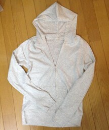 パーカー

パーカーのフードをジャケから出したいが為に購入☆

ショップ/g.u(パーカー)