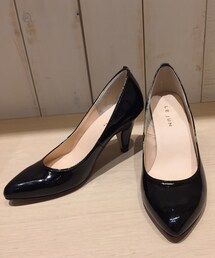 LE JUN | ポインテッドトゥエナメルパンプス(パンプス)