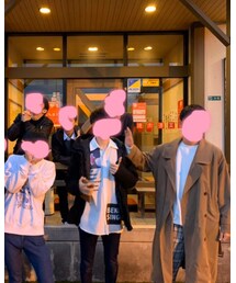 友のコーデが強め | トレンチコート