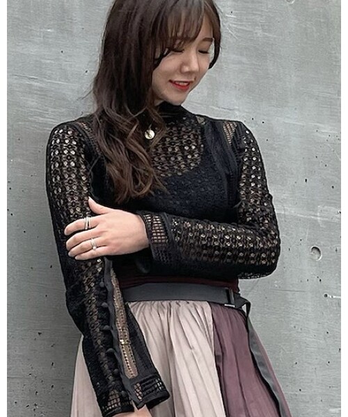 UNITED TOKYOのフェイスサテンスカートです！
