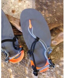 ゼロシューズ | ベアフット。走れるビーサンらしい(サンダル)